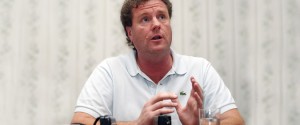 SUSPENDER EL DEBATE PERJUDICA A QUIENES LO ACEPTAMOS