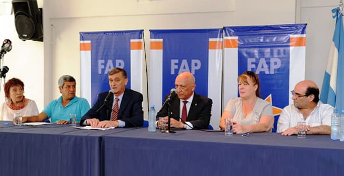 REUNIÓN DEL GOBERNADOR ANTONIO BONFATTI CON LA MESA NACIONAL DEL FAP