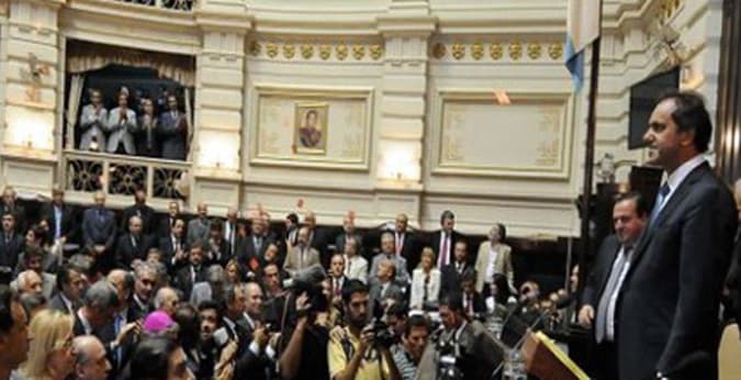 Un gobernador con mucha incertidumbre y desconcertado