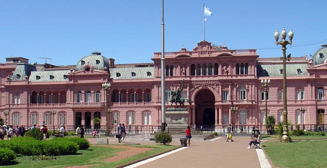 CRISTINA Y SUS MINISTROS NO QUIEREN MOSTRAR SUS RECIBOS DE SUELDO