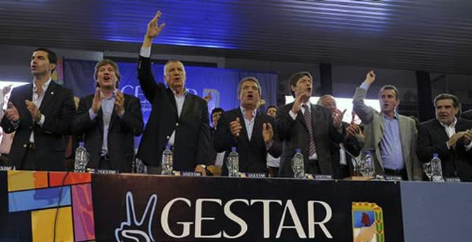 LOS GOBERNADORES OFICIALISTAS SE REÚNEN PARA INTENTAR VIOLAR LA CONSTITUCIÓN