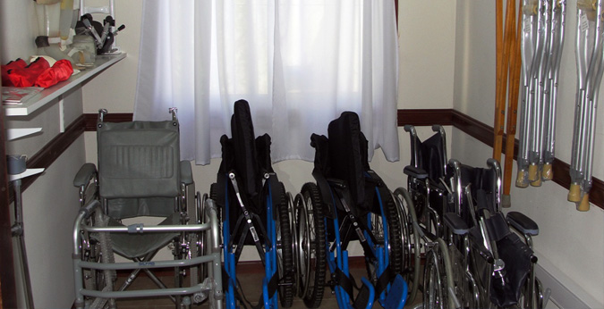 Banco de prótesis en el Ministerio de Salud