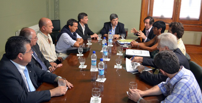 SENADORES Y DIPUTADOS DEL FPCYS RECIBIERON A USUARIOS VIALES