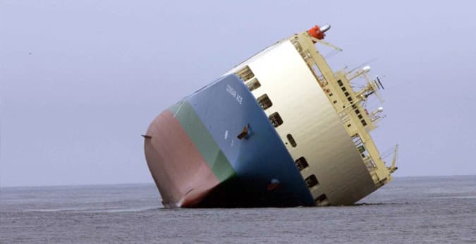 EL PAÍS SE HA CONVERTIDO EN UN BARCO A LA DERIVA