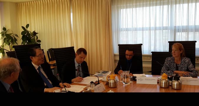 STOLBIZER EN LA CORTE PENAL INTERNACIONAL DE LA HAYA   