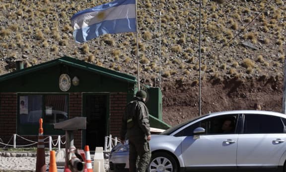 EL CONGRESO NO PUEDE SOSTENER LAS POSICIONES XENÓFOBAS DEL EJECUTIVO