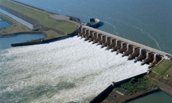 STOLBIZER PIDE INFORMES POR LAS OBRAS HÍDRICAS QUE FINANCIARA CHINA