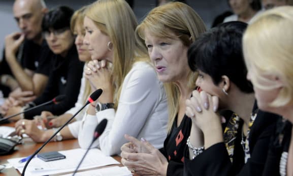 STOLBIZER CON EMPLEADOS PÚBLICOS ECHADOS POR LOS K. INESPERADA MULTITUDINARIA REUNIÓN