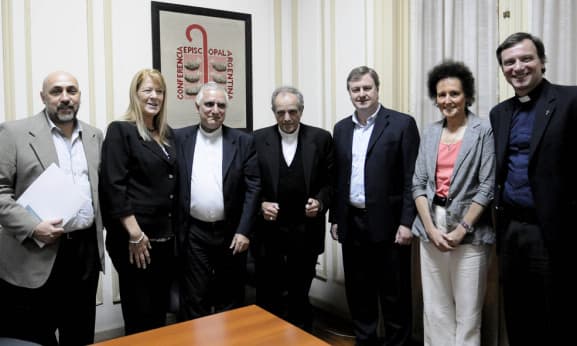 STOLBIZER CON MONSEÑOR LOZANO - CASARETTO EN LA COMISIÓN EPISCOPAL