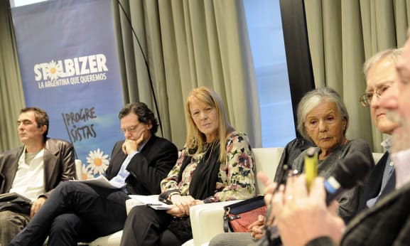 STOLBIZER REUNIÓ A UN GRUPO DE INTELECTUALES PARA REALIZAR UN BALANCE DE 12 AÑOS K
