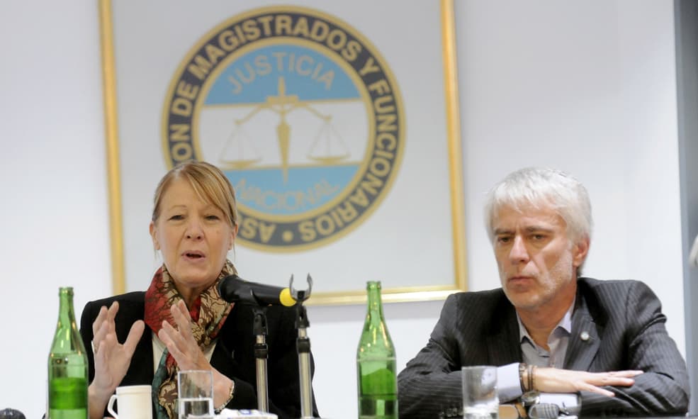 STOLBIZER JUNTO A RICARDO SAENZ EN ASOCIACIÓN DE MAGISTRADOS