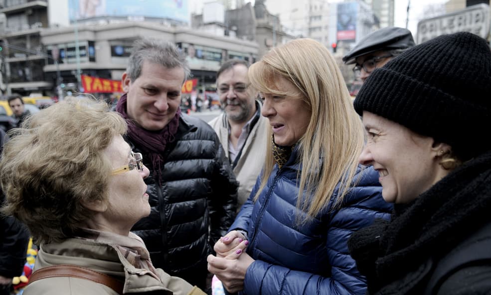 STOLBIZER Y GARRIDO RECORRIERON CABALLITO Y FLORES