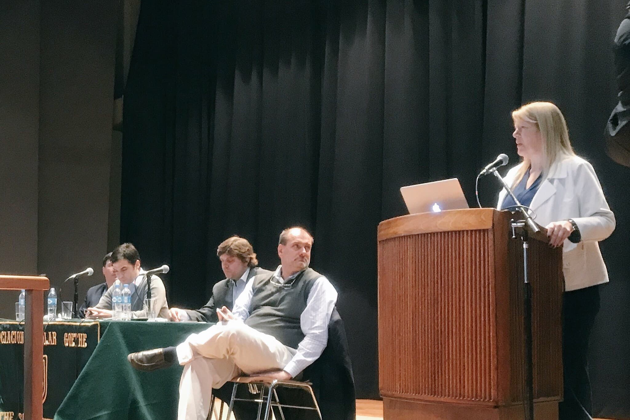 “Lo importante es luchar por ideas, por convicciones. Y no abandonar de grandes los ideales que abrazamos en la juventud”