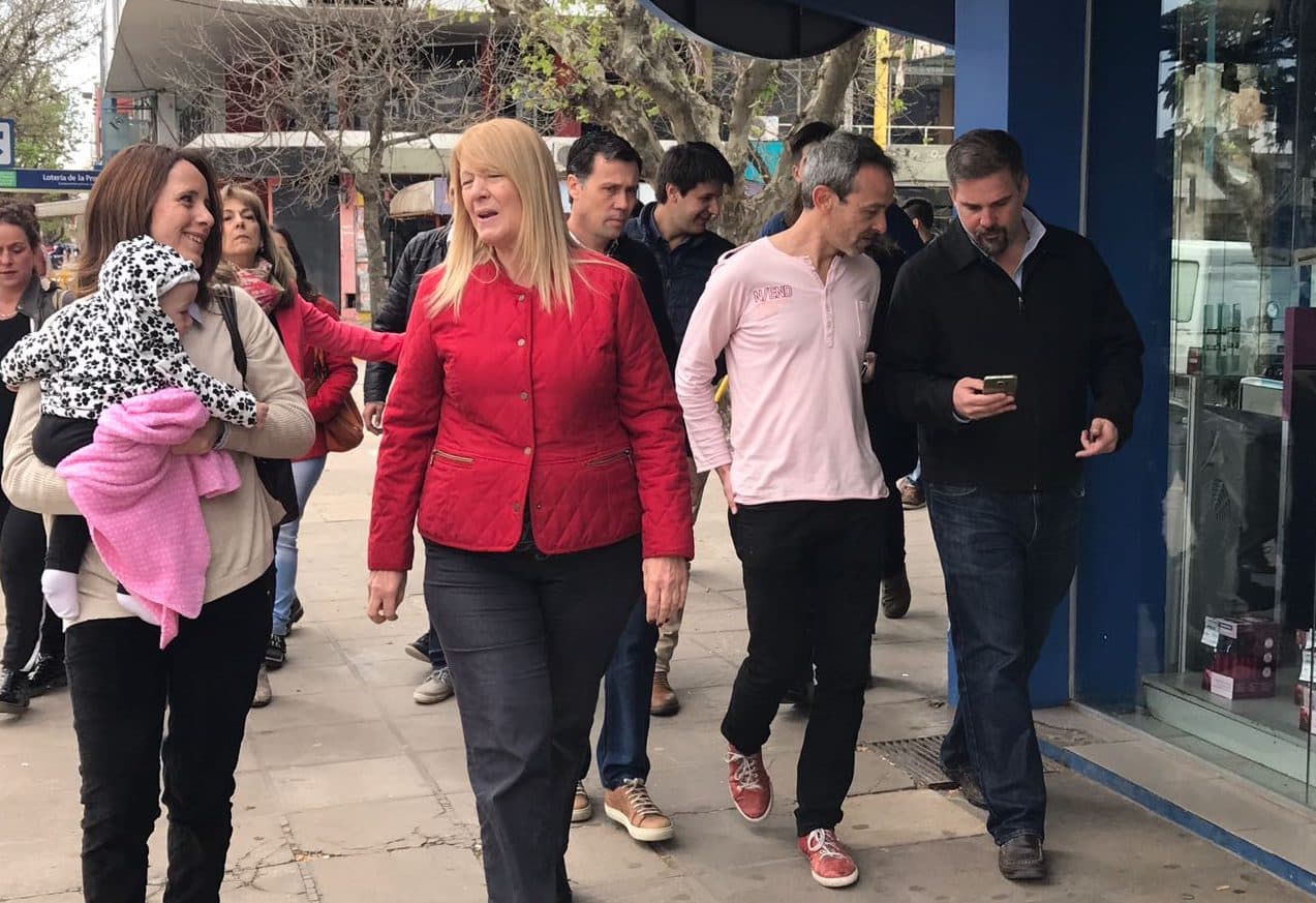 Stolbizer en 9 de Julio, Henderson y Trenque Lauquen, conversó con comerciantes, vecinos y productores agropecuarios.