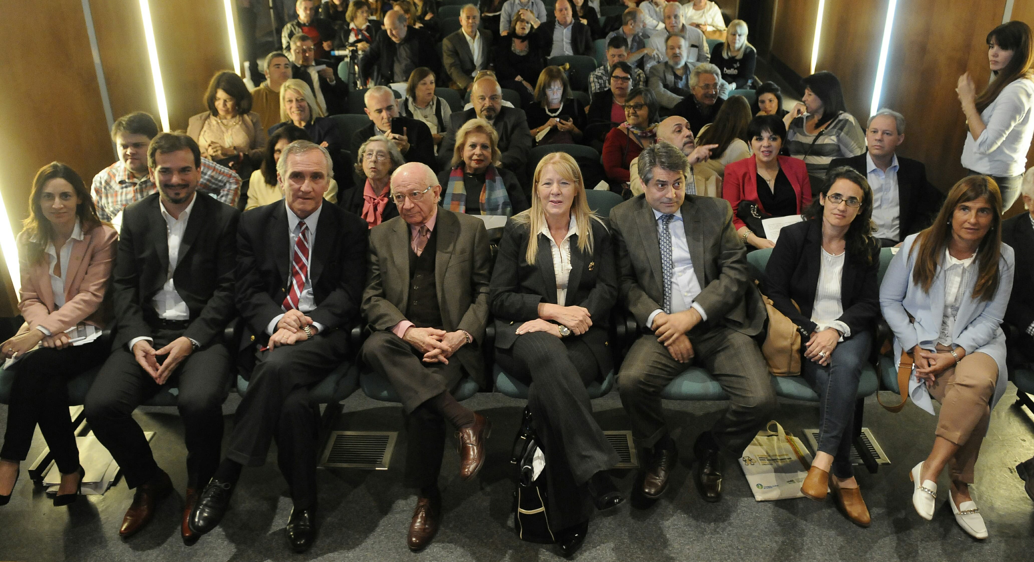 STOLBIZER JUNTO A ESPECIALISTAS Y ACADÉMICOS DEBATIERON SOBRE JUSTICIA Y TRANSPARENCIA.