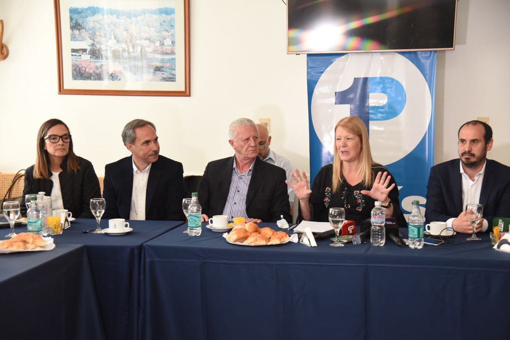 STOLBIZER CERRÓ LA CAMPAÑA PROVINCIAL EN LA PLATA JUNTO A  LOS CANDIDATOS DE LA CIUDAD
