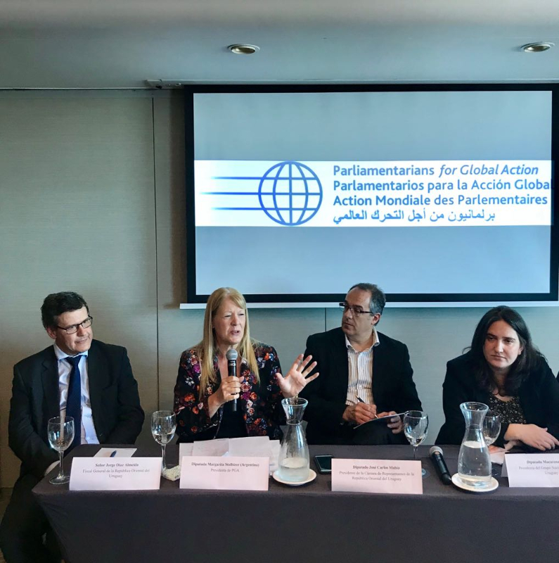 STOLBIZER EN MONTEVIDEO PARTICIPA DE UN ENCUENTRO PARLAMENTARIO POR LA JUSTICIA INTERNACIONAL