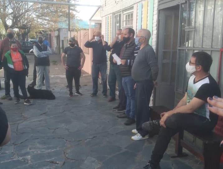 EL CONCEJAL CRESPO SE REUNIÓ CON VECINOS AFECTADOS POR EL PROBLEMA DEL AGUA