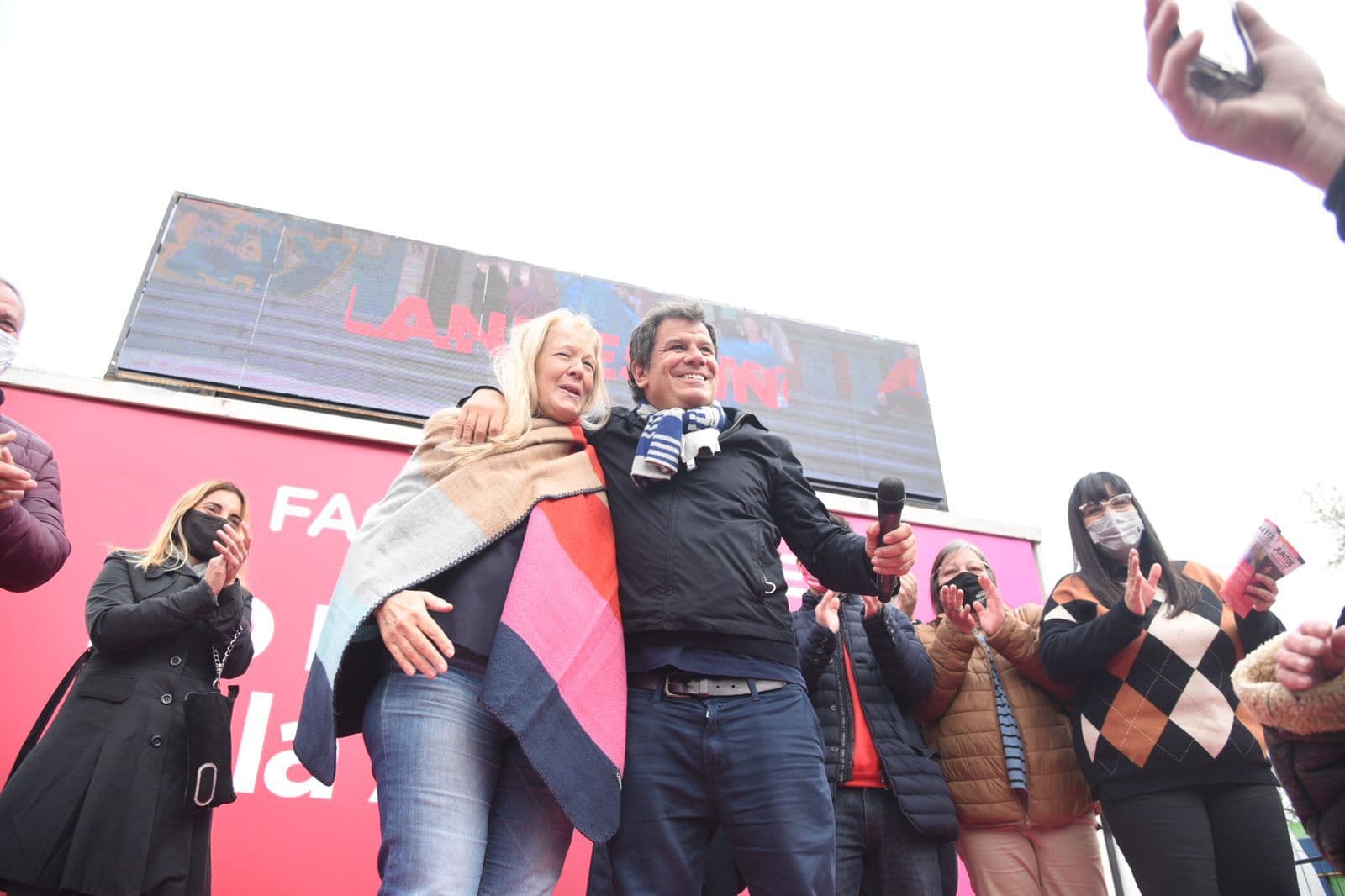 FACUNDO MANES Y MARGARITA STOLBIZER EN EL CIERRE DE CAMPAÑA EN SAN NICOLAS